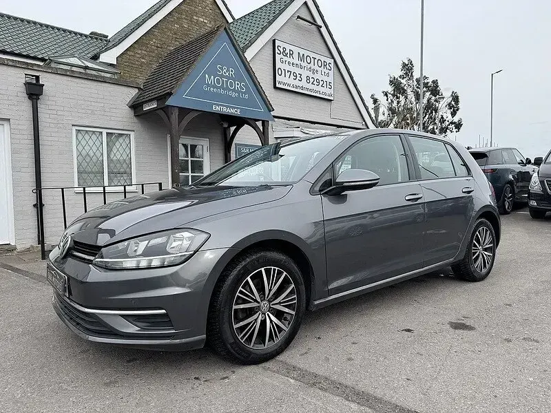 Used VW Golf VII SE 123 HP (90 kW) 2017 Grey Hatchback