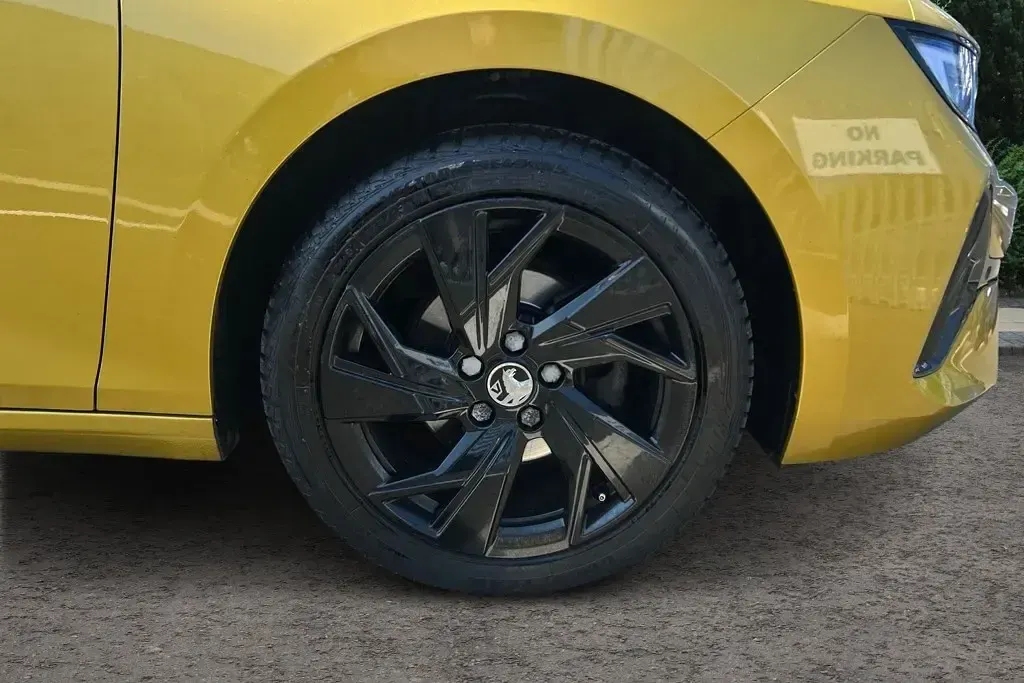 Used Vauxhall Astra S 130 HP (95 kW) 2023 Yellow Hatchback