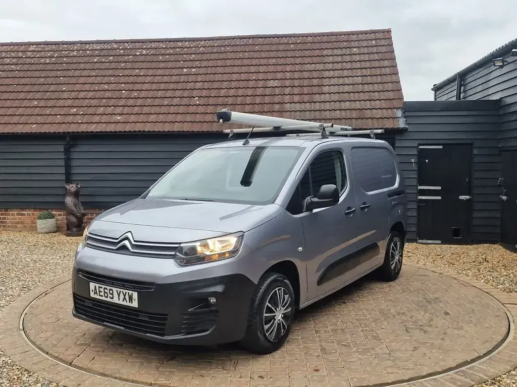 Used Citroën Berlingo 75 HP (55 kW) 2019 Grey MPV
