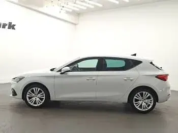 Used Seat Leon SE Dynamic 110 HP (80 kW) 2021 White Hatchback