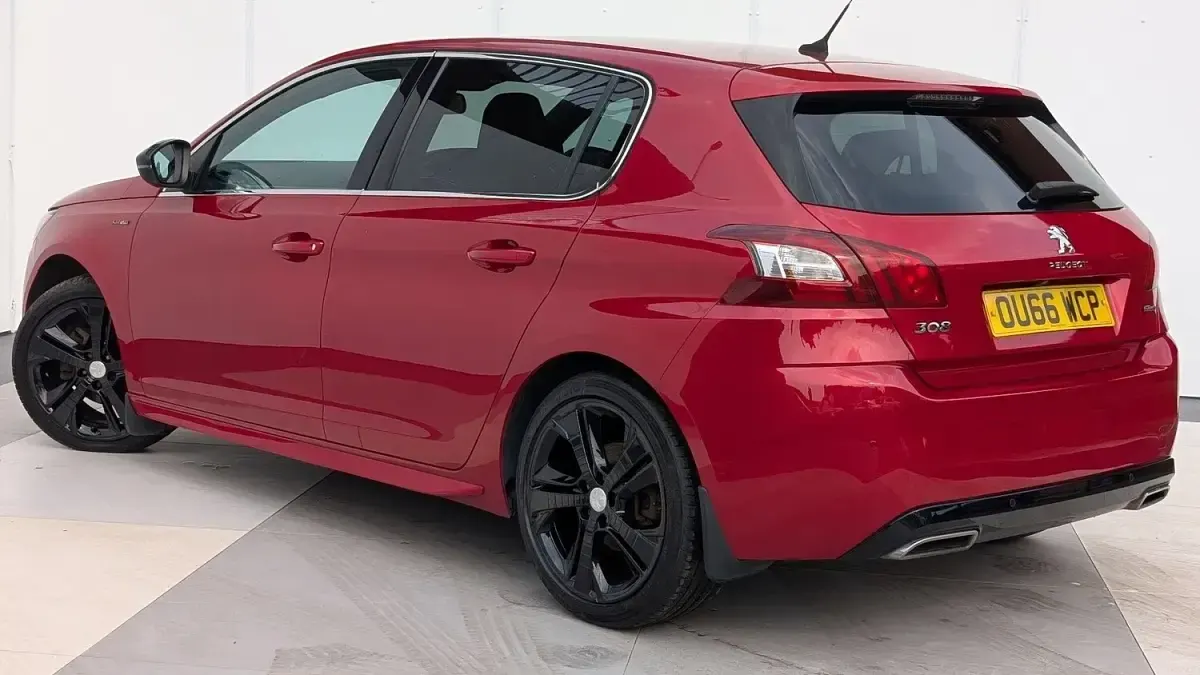 Used Peugeot 308 GT-line 130 HP (95 kW) 2017 Red Hatchback