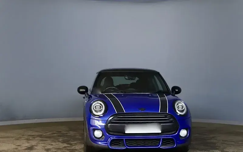 Usado Mini Cooper Hatch 136 HP (100 kW) 2018 Azul Citadino