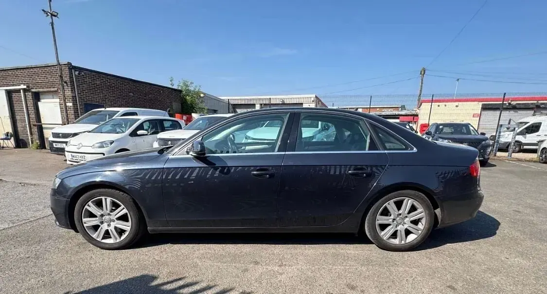 Used Audi A4 2011 Blue Sedan