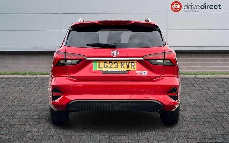 Used MG MG5 EV Trophy 114 kW (156 HP) 2022 Red Estate