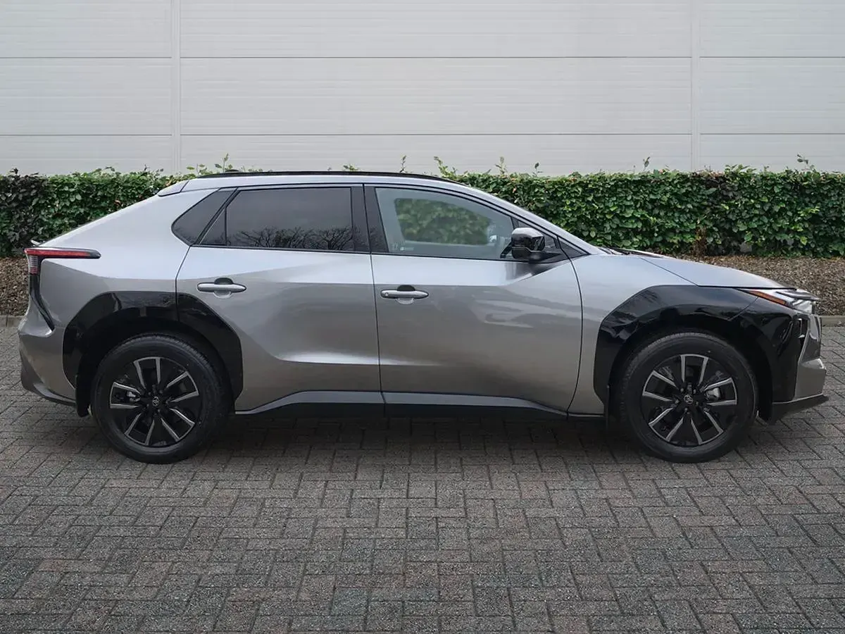 New Toyota bZ4X Design 164 kW (224 HP) 2025 Precious metal SUV