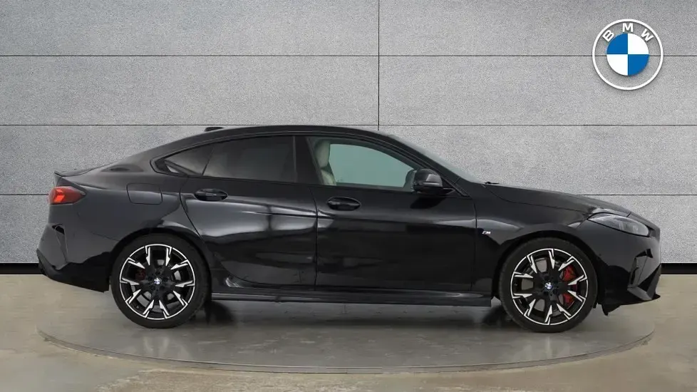 Second-hand BMW 220 M Sport 168 CP (123 kW) 2025 Negru Coupe