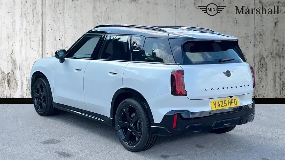 Used Mini Countryman Sport 170 HP (125 kW) 2025 Nanuq white SUV