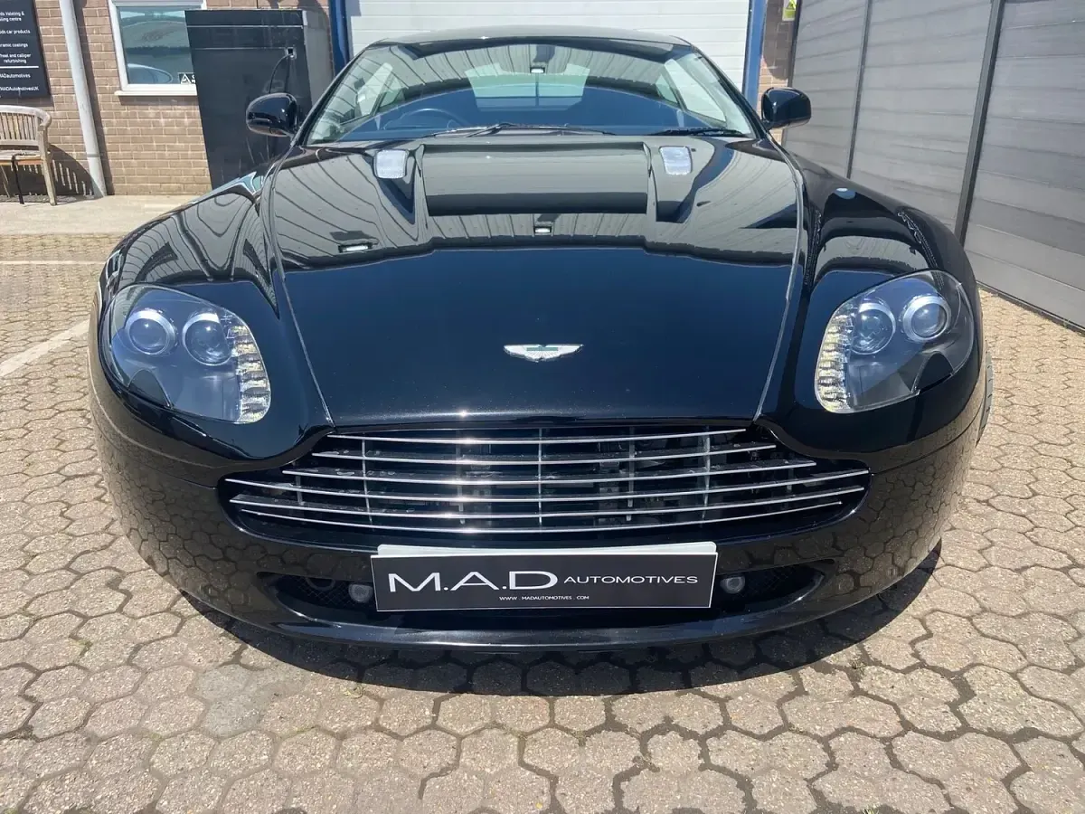 Used Aston Martin Vantage 420 HP (308 kW) 2010 Black Coupe