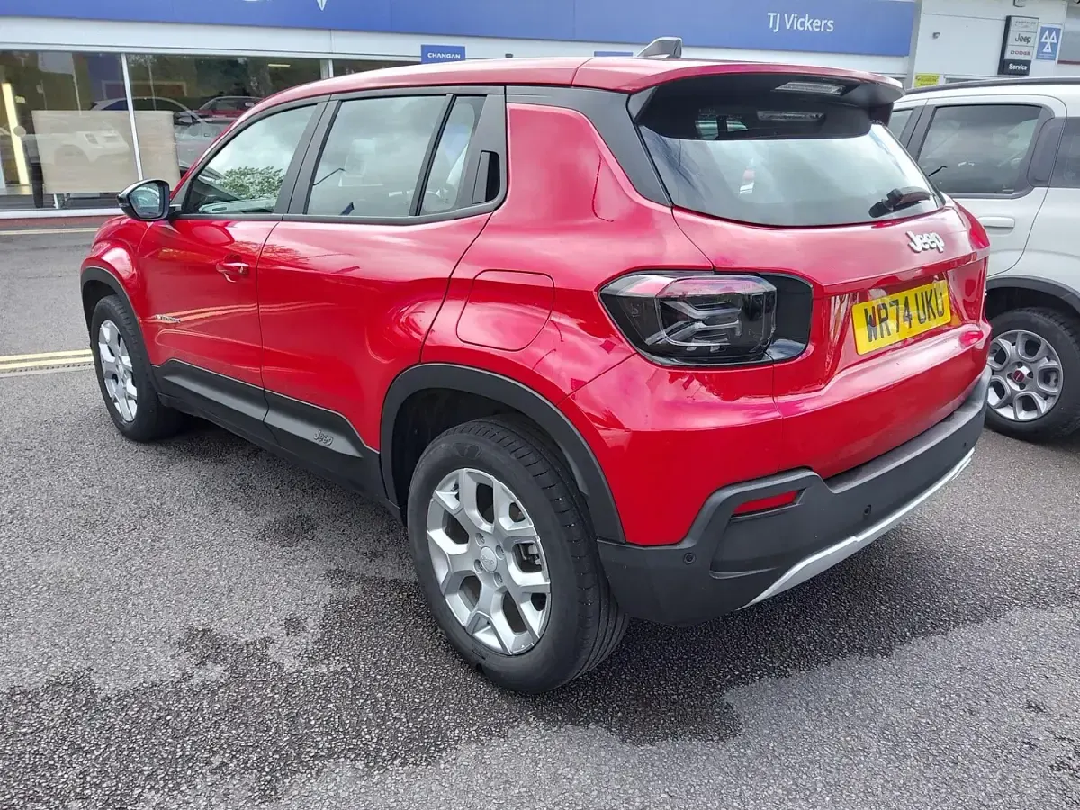 Used Jeep Avenger Altitude 100 HP (73 kW) 2024 Red SUV