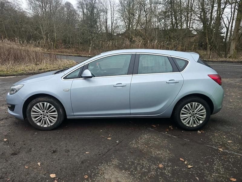 Used Vauxhall Astra Excite 136 HP (100 kW) 2014 Silver Hatchback