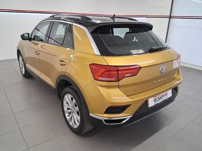 Used VW T-Roc SE 115 HP (84 kW) 2019 Yellow SUV