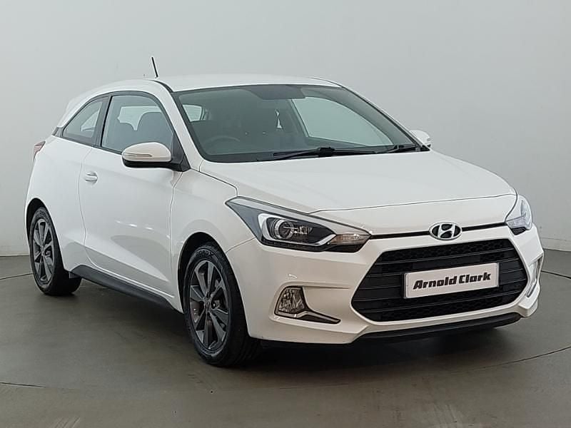 White Used 2018 Hyundai i20 SE Hatchback | £6,998 (Fair price) - Image 1/4
