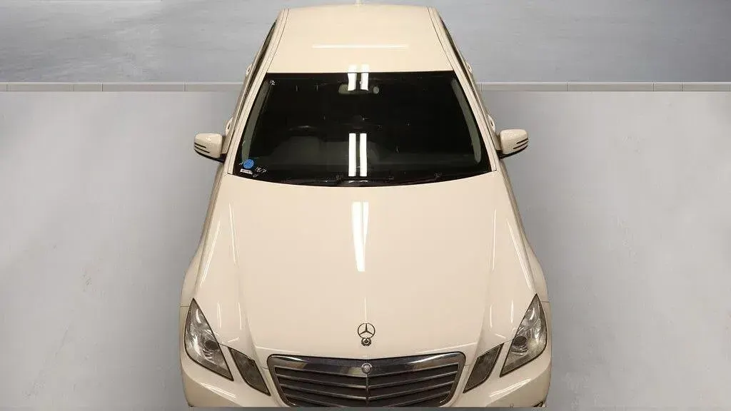 Used Mercedes E220 SE 2012 White Sedan