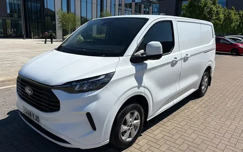 Usado Ford Transit Custom Limited 136 HP (100 kW) 2024 Branco Van