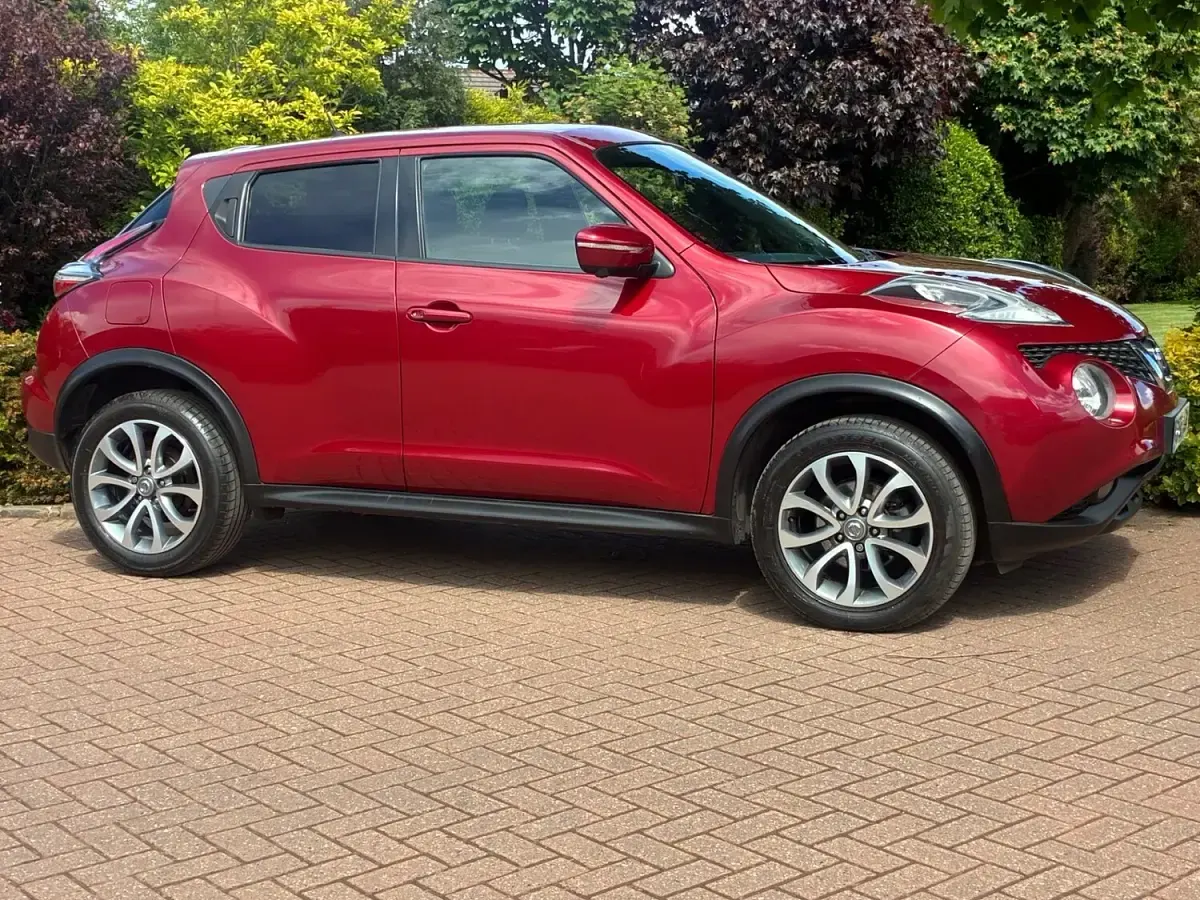 Used Nissan Juke Tekna 110 HP (80 kW) 2016 Red SUV