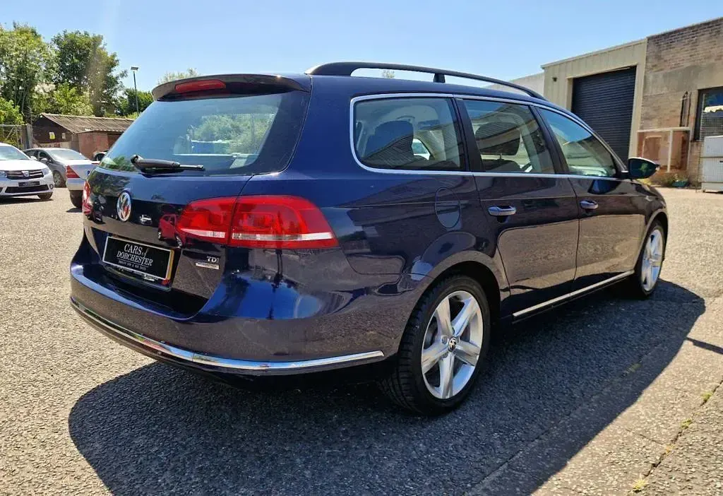Used VW Passat SE 105 HP (77 kW) 2012 Blue Estate