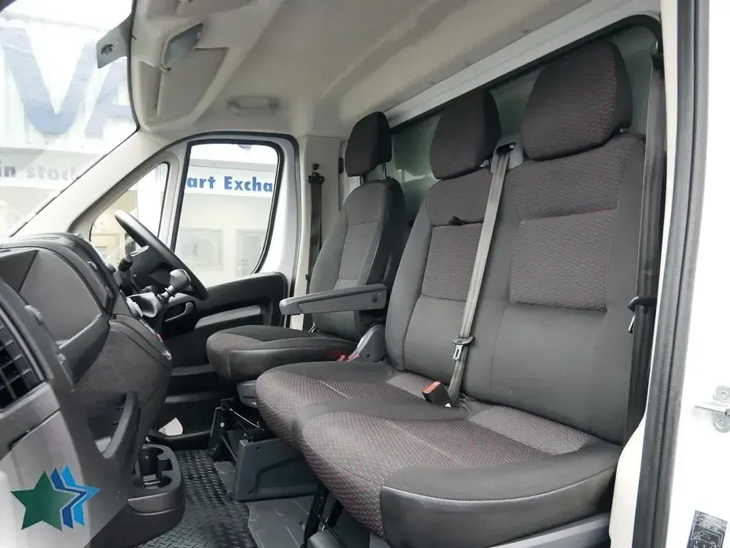 Used Peugeot Boxer 140 HP (102 kW) 2023 White Van