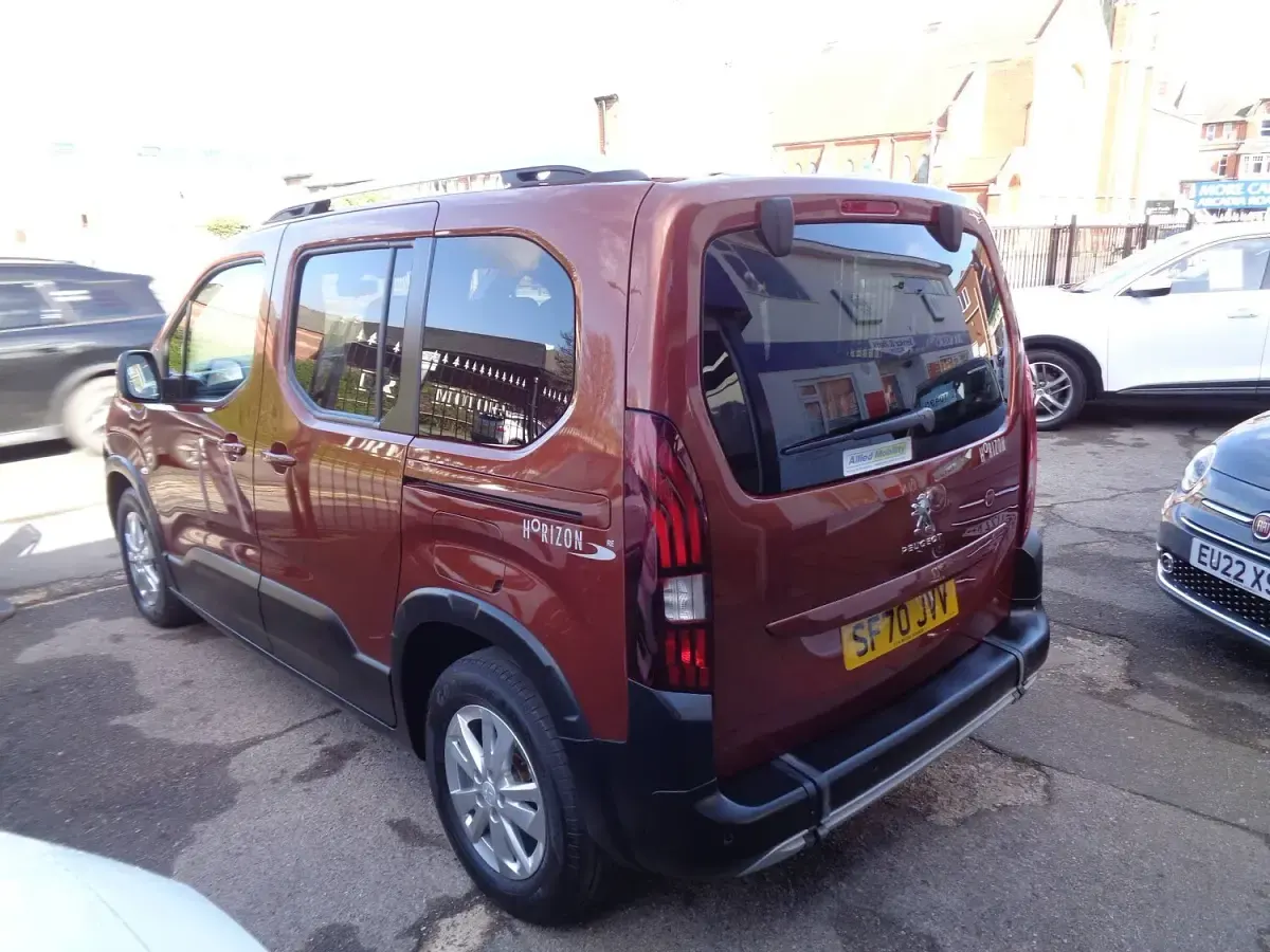 Used Peugeot Rifter Allure 131 HP (96 kW) 2020 Bronze MPV