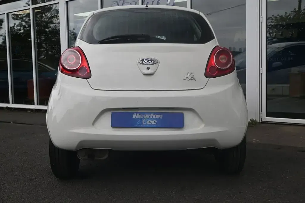 Used Ford Ka S 69 HP (50 kW) 2011 White Hatchback