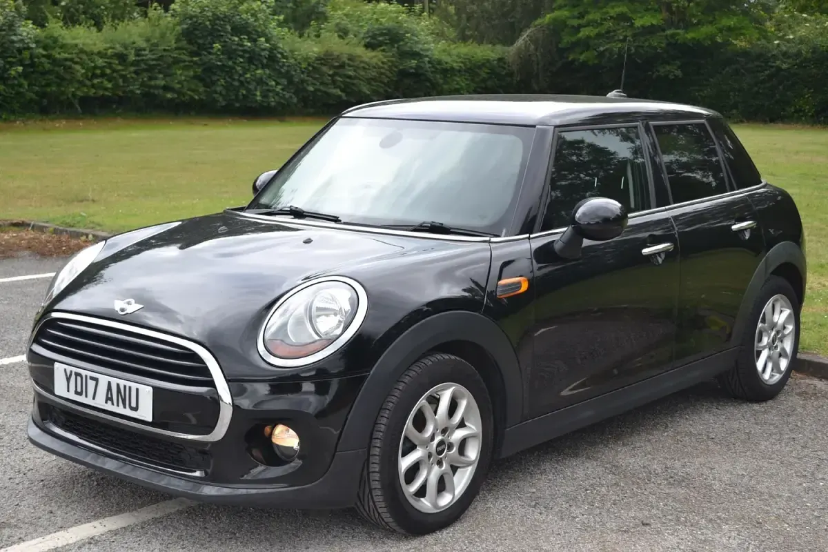 Used Mini Cooper D Hatch 2017 Black Hatchback