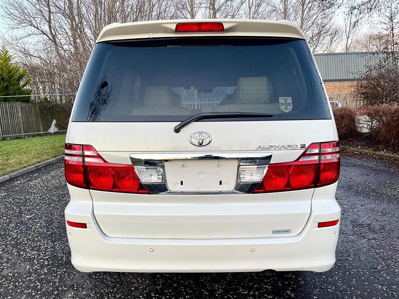 Used Toyota Alphard Edition 2007 Pearl white MPV
