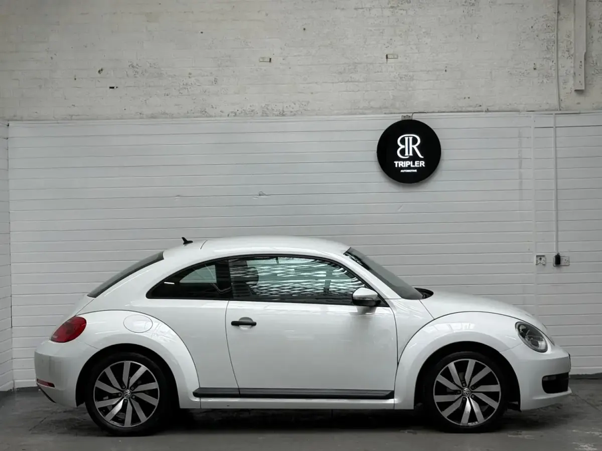 Usado VW Beetle 105 HP (77 kW) 2014 Branco Citadino