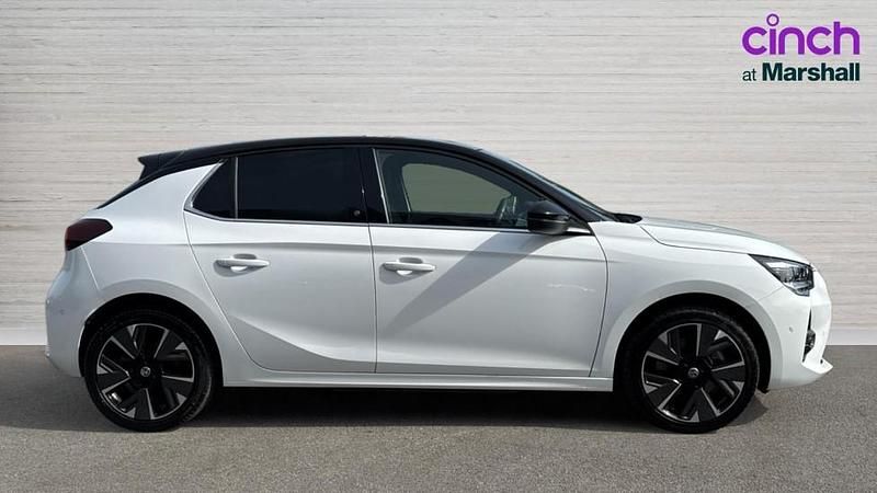 Used Vauxhall Corsa-e Ultimate 100 kW (136 HP) 2023 White Hatchback