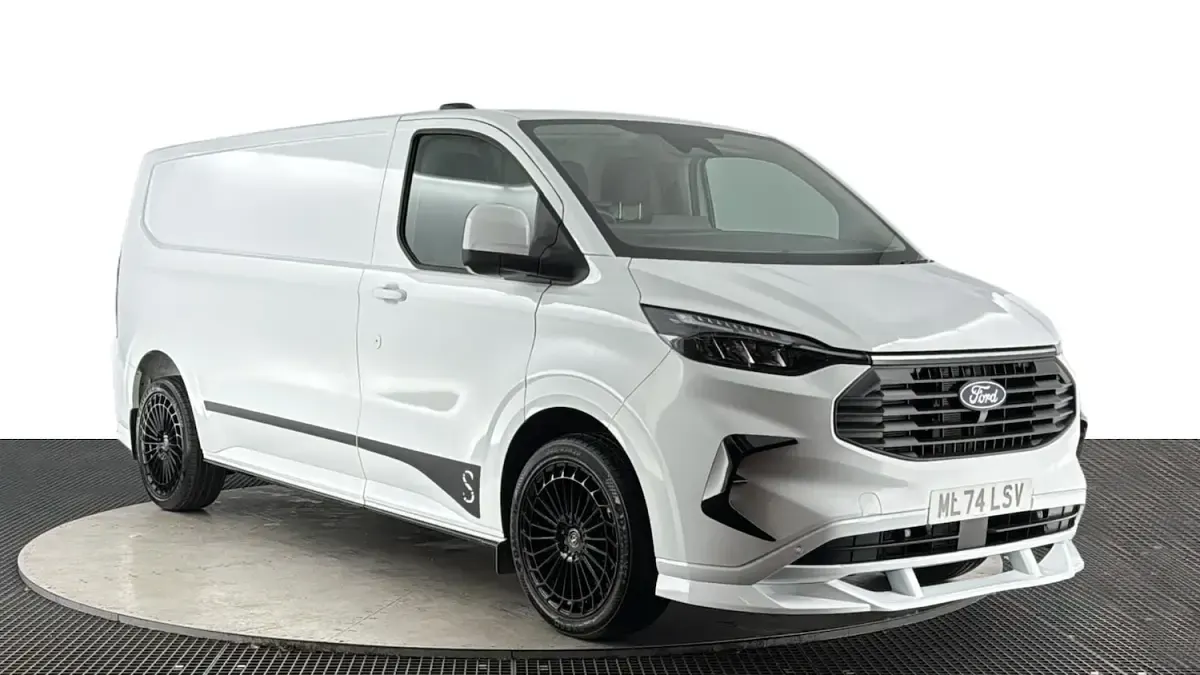 Used Ford Transit Custom Limited 136 HP (100 kW) 2024 White Van