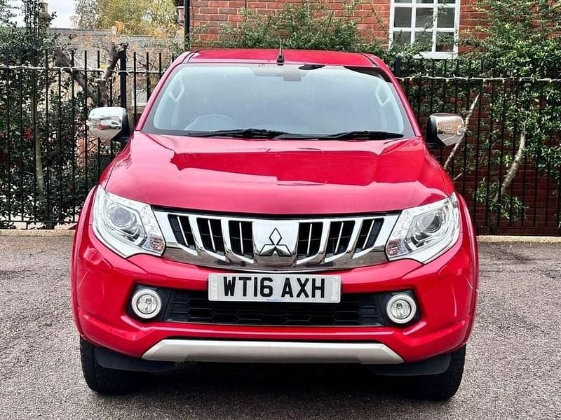 Used Mitsubishi L200 Warrior 178 HP (130 kW) 2016 Red Pickup