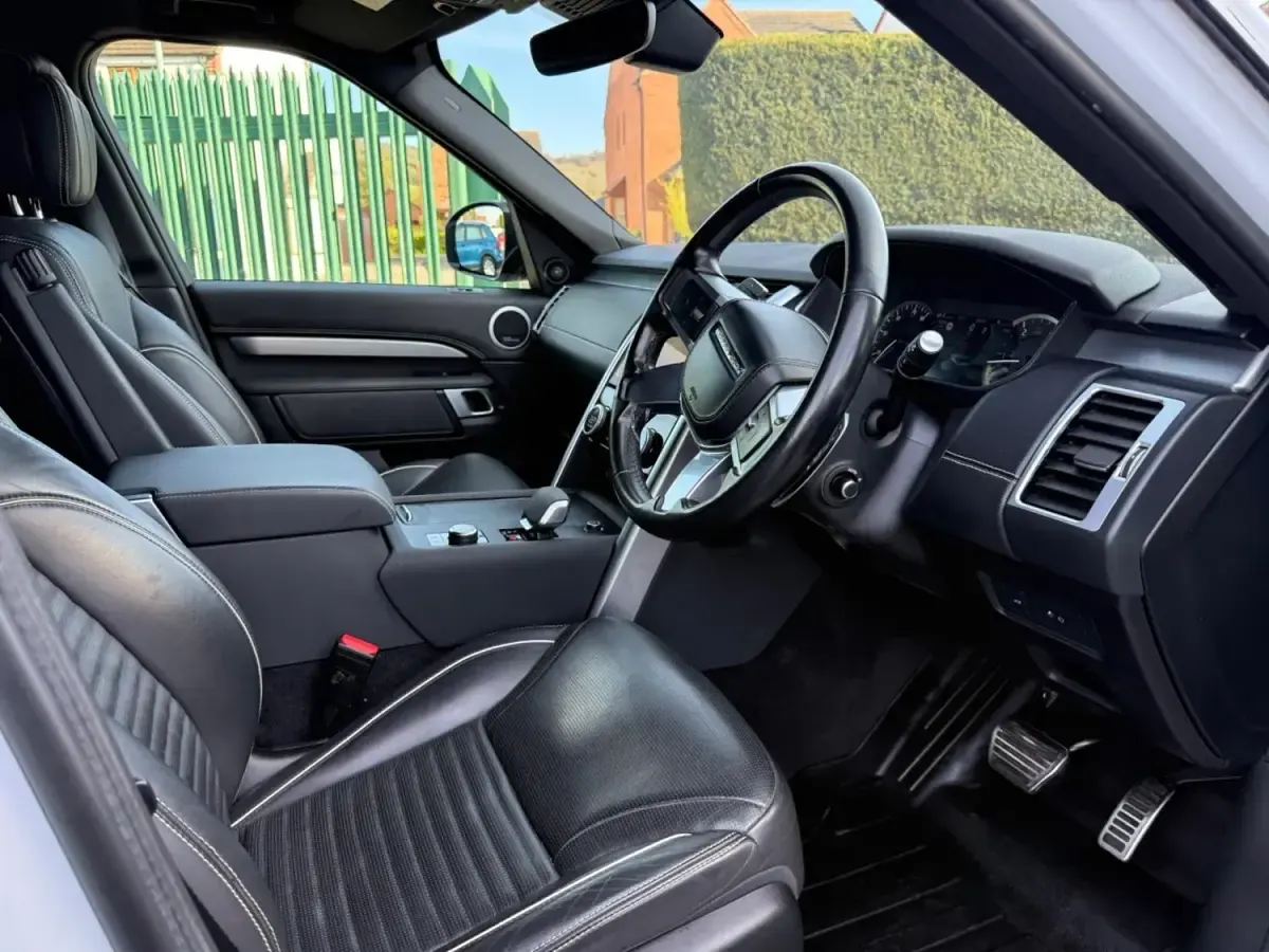 Käytetty Land Rover Discovery 5 HSE Dynamic 2022 Valkoinen Katumaasturi