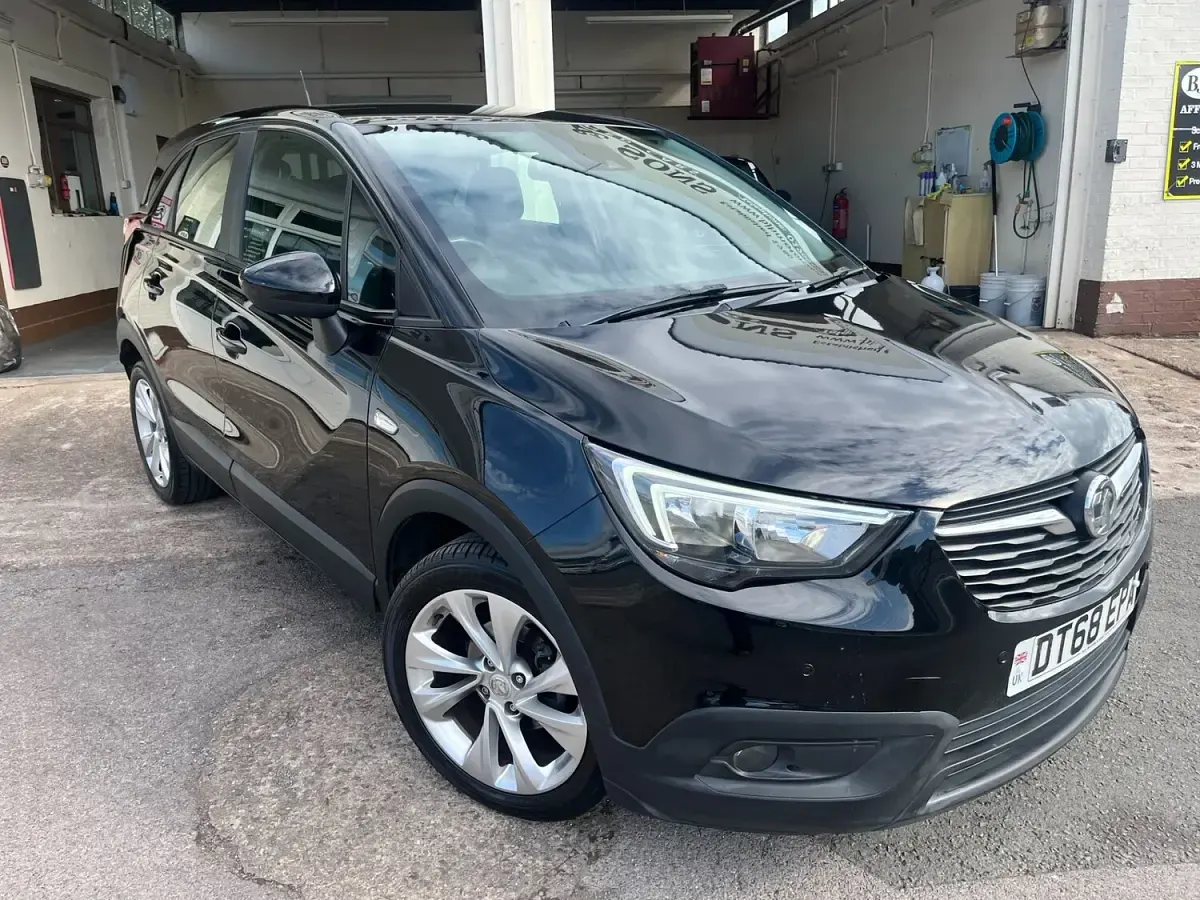 Used Vauxhall Crossland X S 102 HP (75 kW) 2018 Black SUV