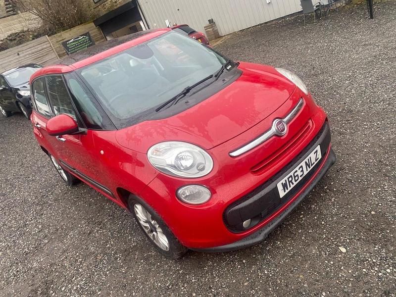 Used Fiat 500L Lounge 105 HP (77 kW) 2013 Red MPV