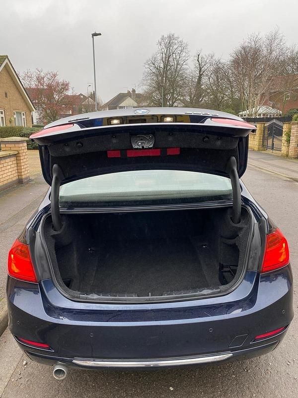 Used BMW 320 Luxury Line 2014 Blue Sedan