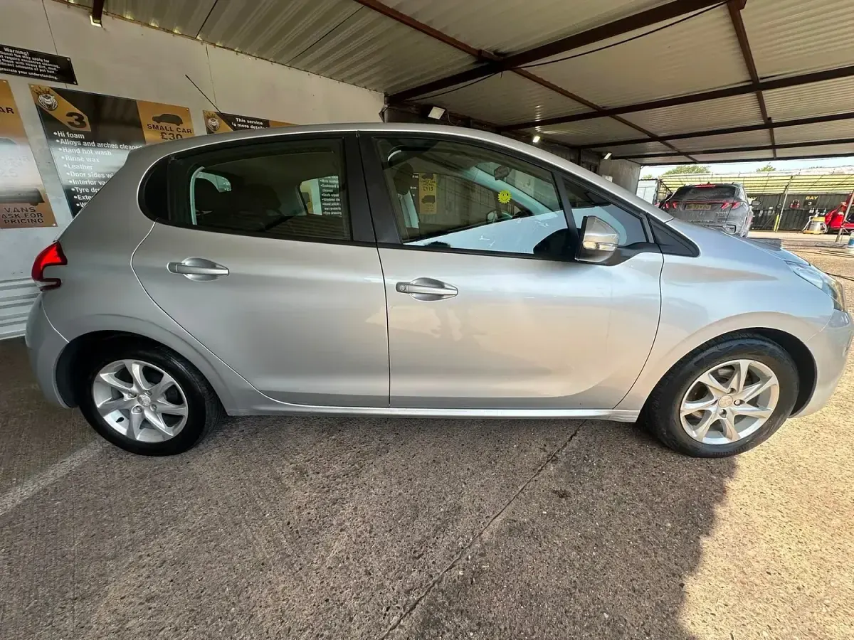Used Peugeot 208 Active 2016 Silver Hatchback