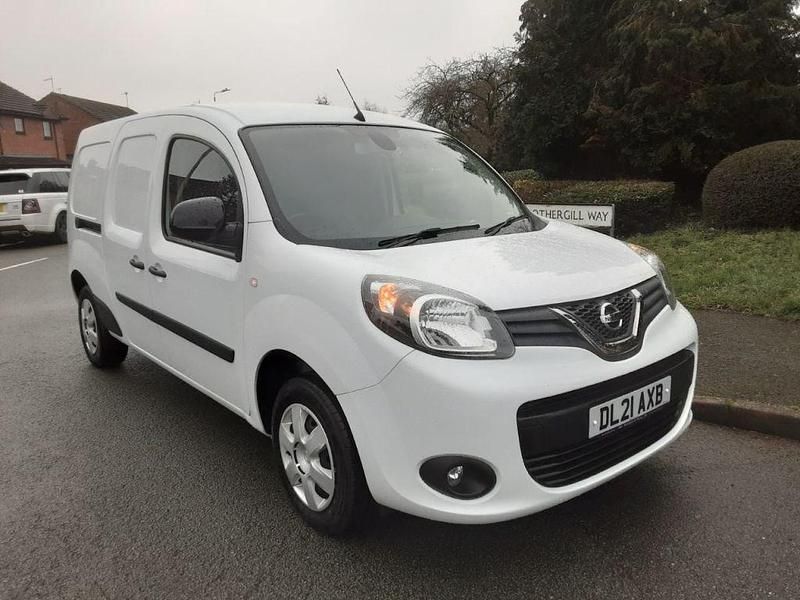 White Used 2021 Nissan NV250 Tekna Van | £8,000 (Fair price) - Image 1/4
