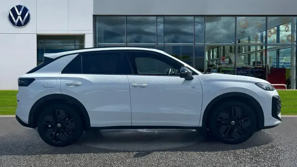 New VW T-Roc R-line 150 HP (110 kW) 2026 Pure white SUV