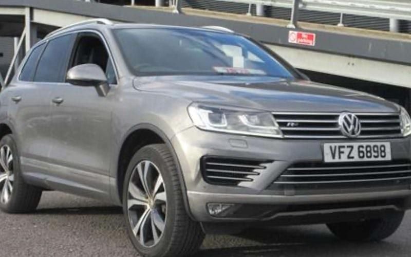 Used 2017 VW Touareg R-line SUV | £18,995 (Good price) - Image 1/4