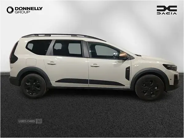 New Dacia Jogger Extreme 2026 Cream MPV