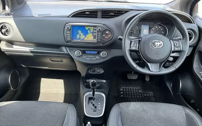 Used Toyota Yaris 101 HP (74 kW) 2020 Blue Hatchback