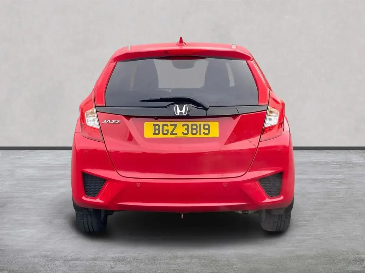 Second-hand Honda Jazz EX 102 CP (75 kW) 2016 Roșu Hatchback