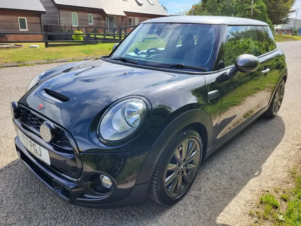 Używany Mini Cooper S Hatch 2015 Czarny Hatchback