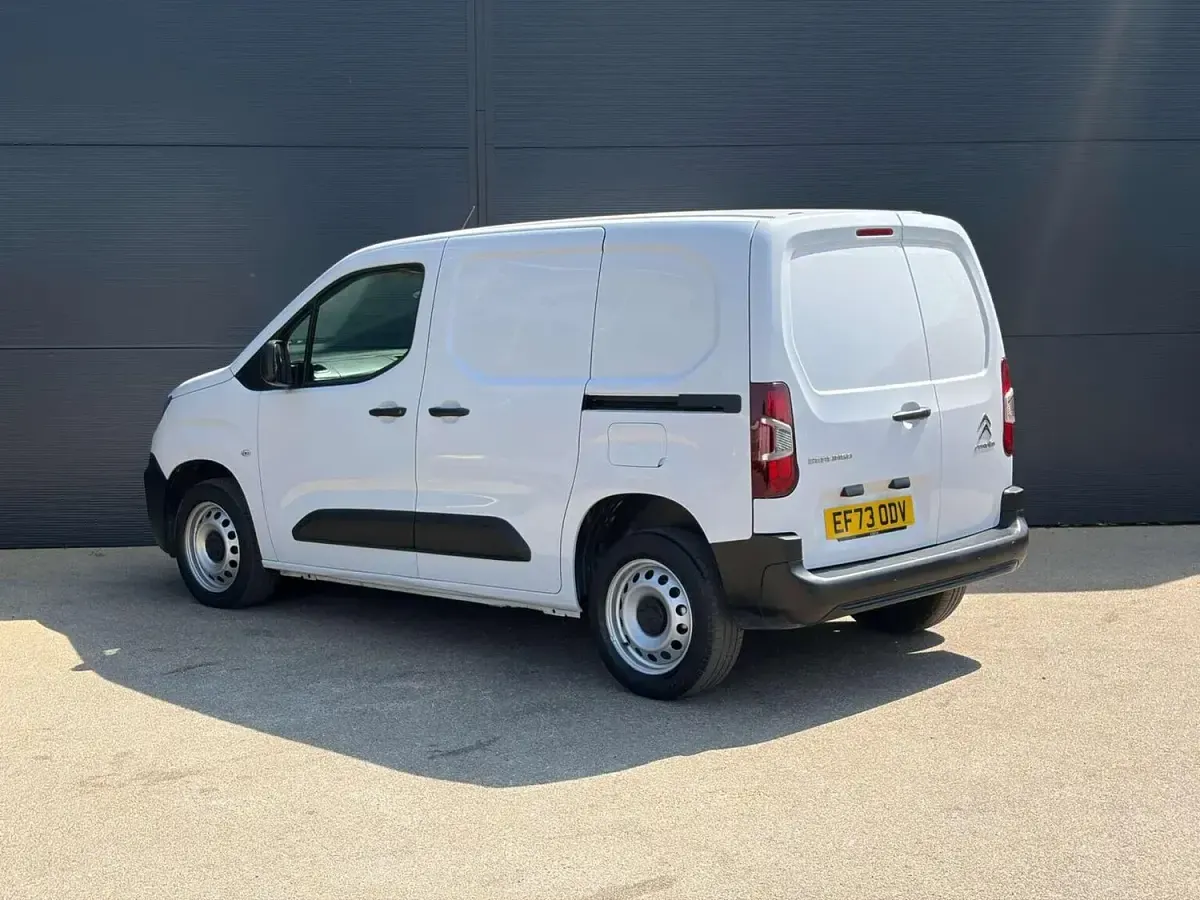Used Citroën Berlingo 100 HP (73 kW) 2024 White MPV