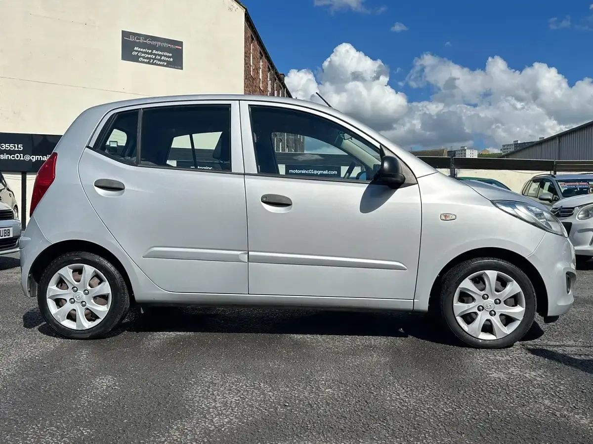 Used Hyundai i10 Classic 2012 Silver Hatchback