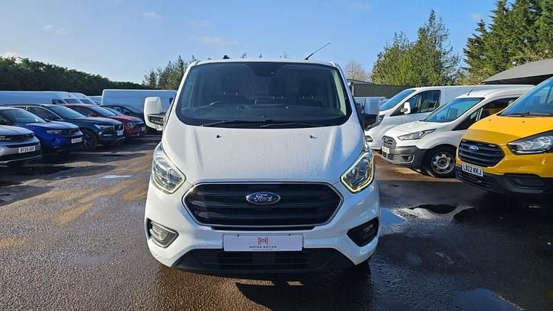 Used Ford Transit Custom Limited 130 HP (95 kW) 2021 White Van