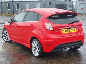 Usado Ford Fiesta Titanium X 125 HP (91 kW) 2016 Vermelho Citadino