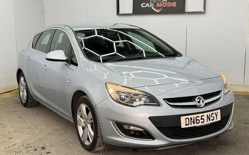 Second-hand Vauxhall Astra SRi 140 CP (102 kW) 2015 Hatchback