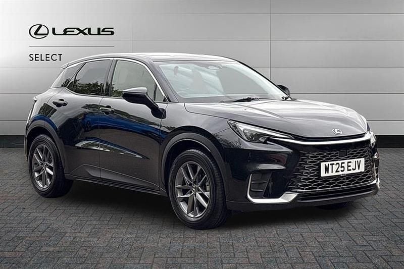 Used Lexus LBX 136 HP (100 kW) 2025 Forrest brown synth leather SUV