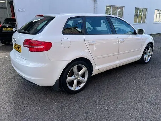 Used Audi A3 102 HP (75 kW) 2012 White Hatchback
