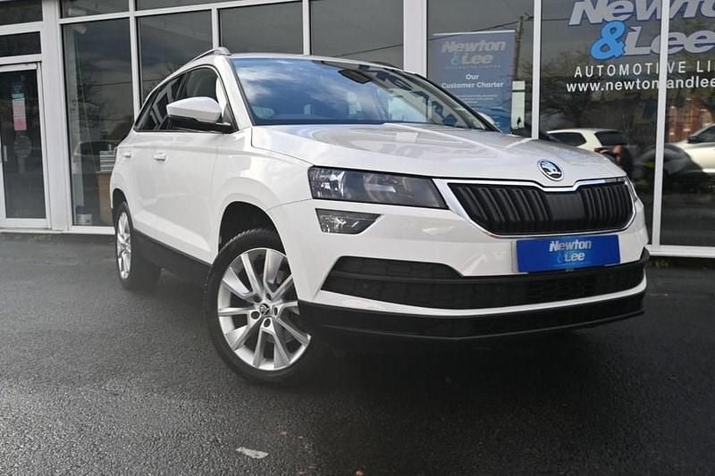 White Used 2019 Skoda Karoq SE Technology SUV | £11,395 (Good price) - Image 1/4