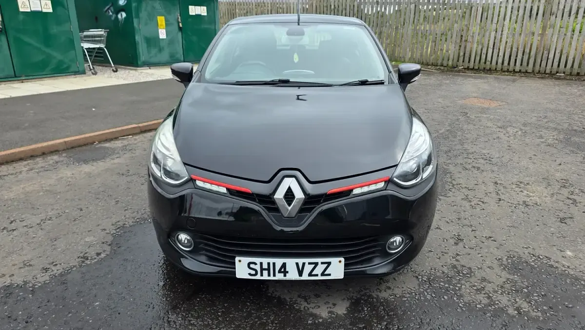 Used Renault Clio Dynamique 90 HP (66 kW) 2014 Red Hatchback